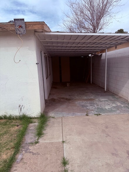 Building Photo - 5925 Marka Dr