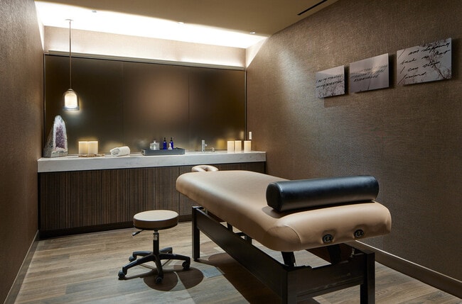 Building Photo - 949 1st St SE