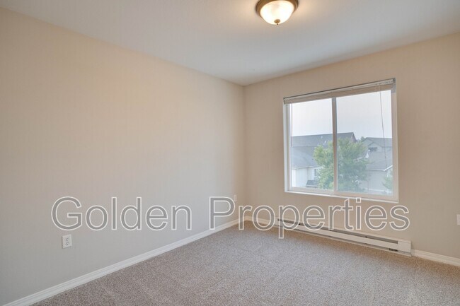 Building Photo - 310 N Promenade Loop
