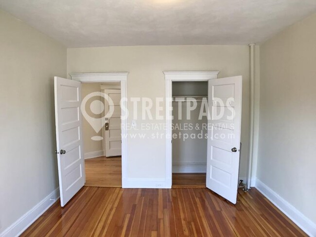 Building Photo - 3 bedroom in Boston MA 02135