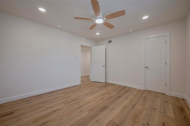 Building Photo - 1115 Augusta Dr