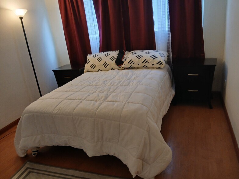 Bedroom - 25925 Narbonne Ave