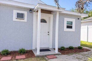 Building Photo - 9455 Dearmont Ave