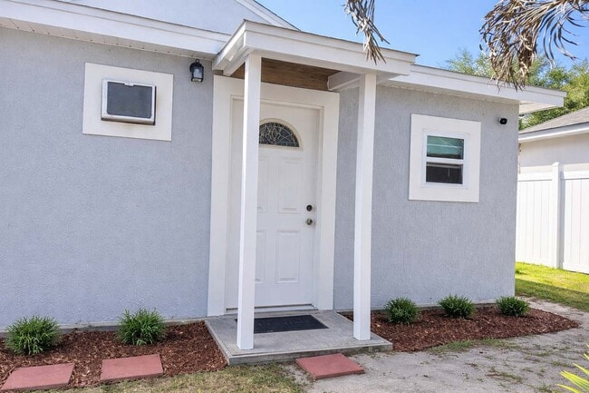 Building Photo - 9455 Dearmont Ave