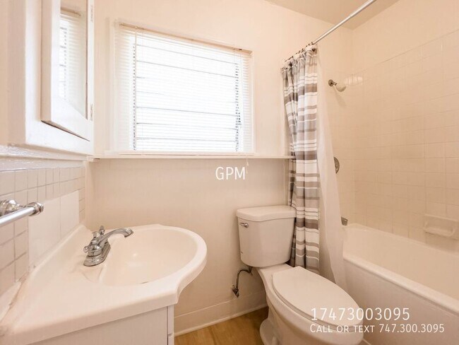 Building Photo - 803 Lindaraxa Park N