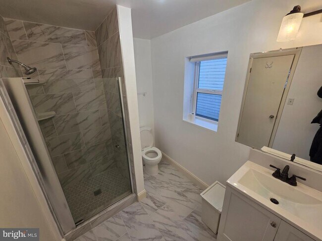 Building Photo - 13150 Glen Rd