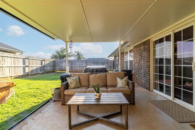 Building Photo - 4824 NW 73rd St