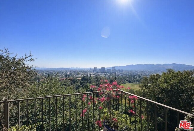 Building Photo - 1570 Melwood Dr