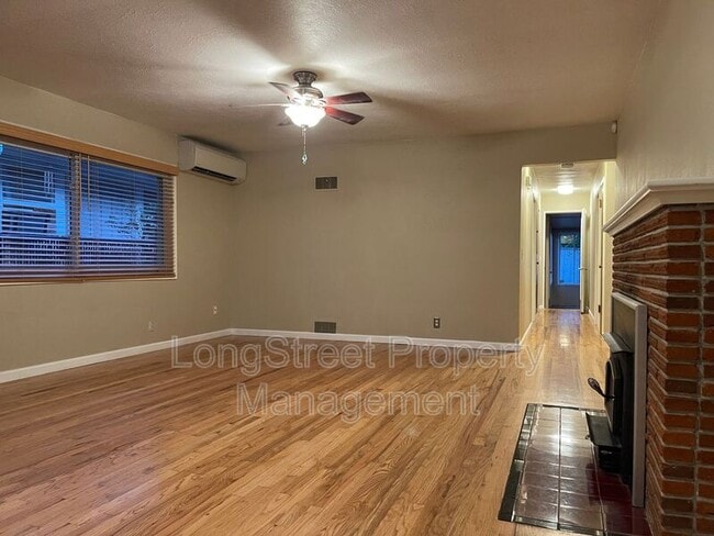 Building Photo - 1630 SW 15th Ave