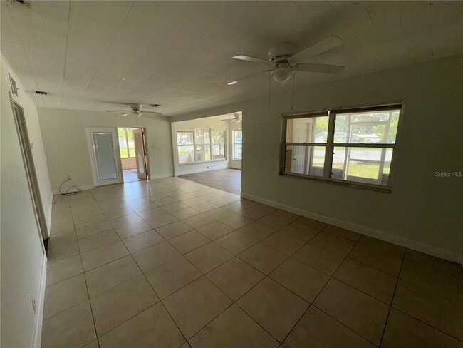 Building Photo - 325 Chesney Blvd