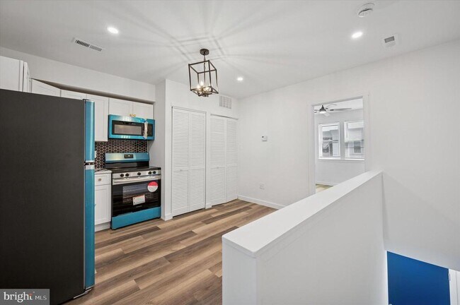 Building Photo - 2614 Sylmar St