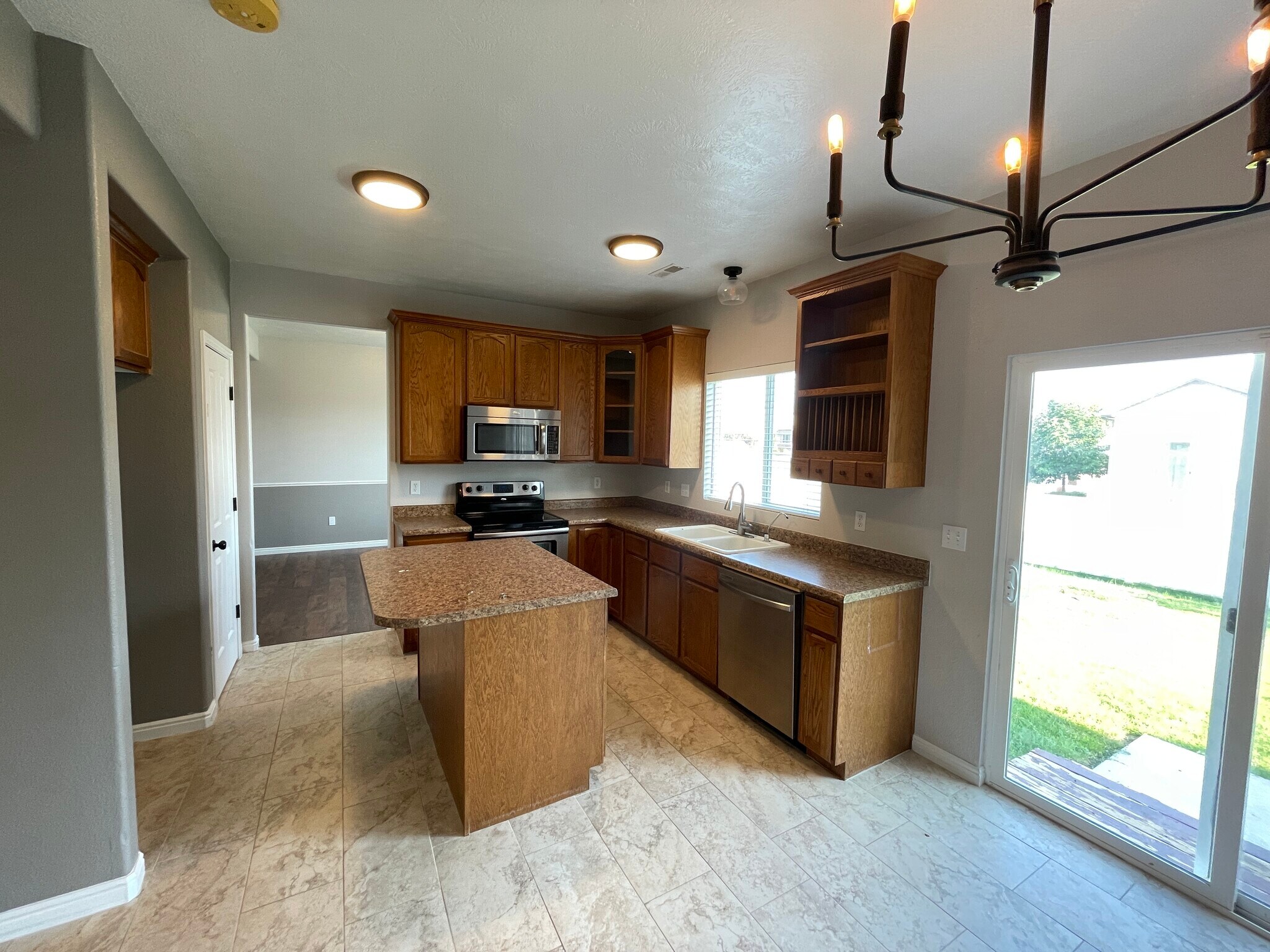 Building Photo - 435 W Regatta Ln