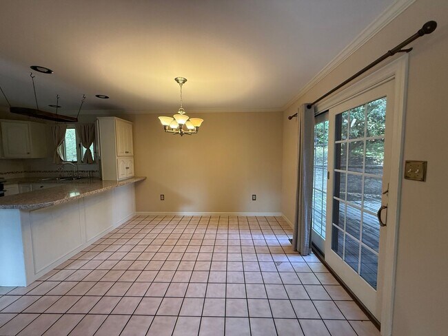 Building Photo - 1278 Valley Rd