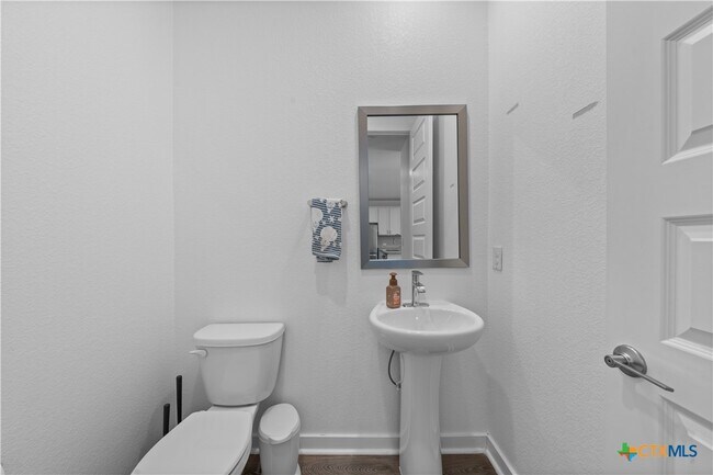 Building Photo - 328 Peace Pipe Way