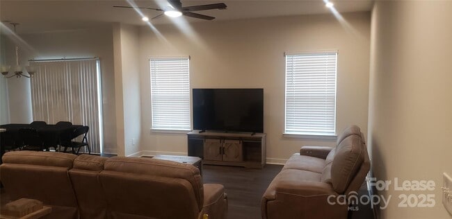 Building Photo - 10408 Dalton Woods Ct NW