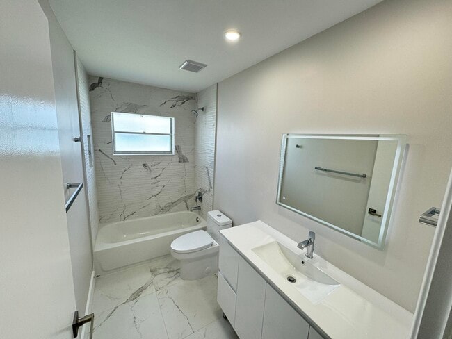 Building Photo - 6603 Overland Dr