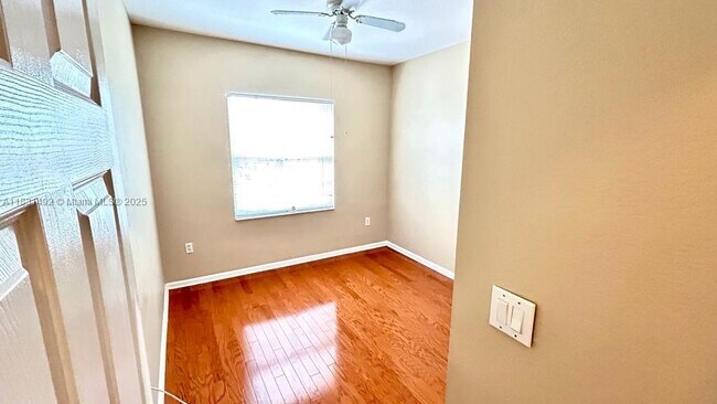 Building Photo - 677 NW 170th Terrace