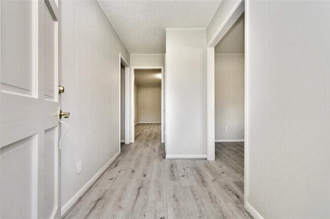 Building Photo - 1504 Holly Cir