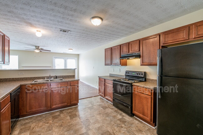 Building Photo - 3716 Harvest Dr