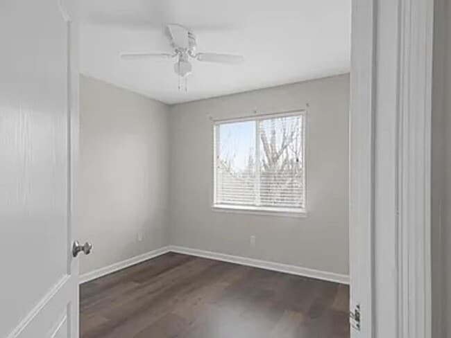 Building Photo - Single-Family House for Rent