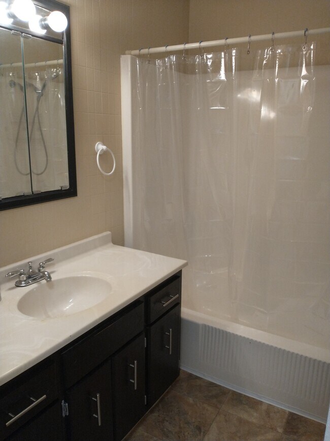 Building Photo - 303 W Wernsing Ave