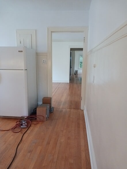 Building Photo - 5727 N Washtenaw Ave