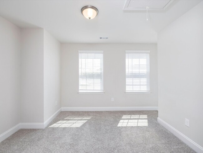 Building Photo - 3254 Tasker Dr