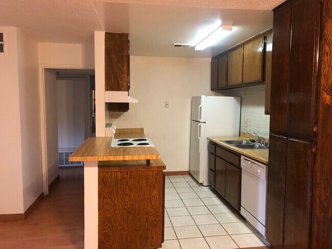 kitchen - 247 N Capitol Ave