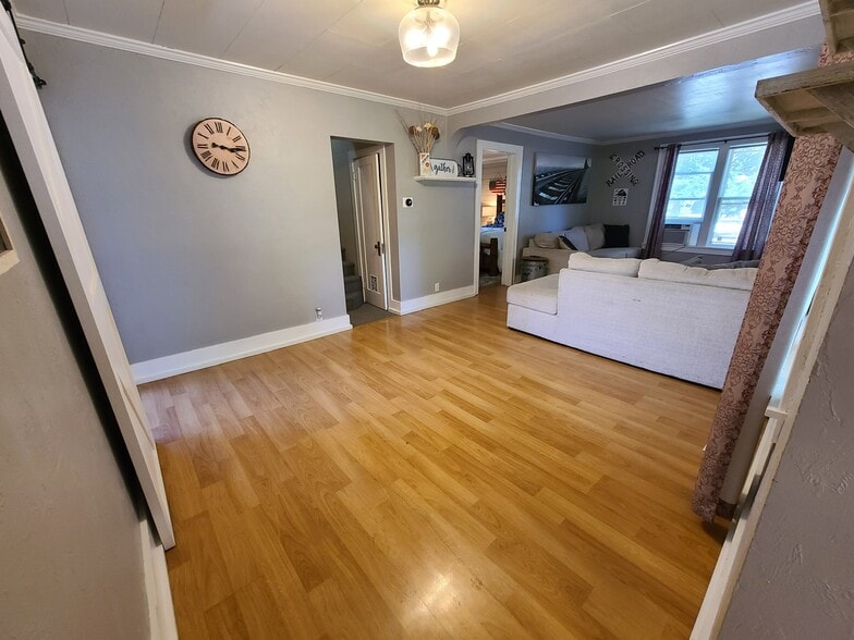 Building Photo - 396 8th Avenue East N