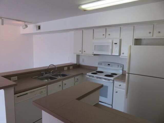 Building Photo - 181 SW Palm Dr
