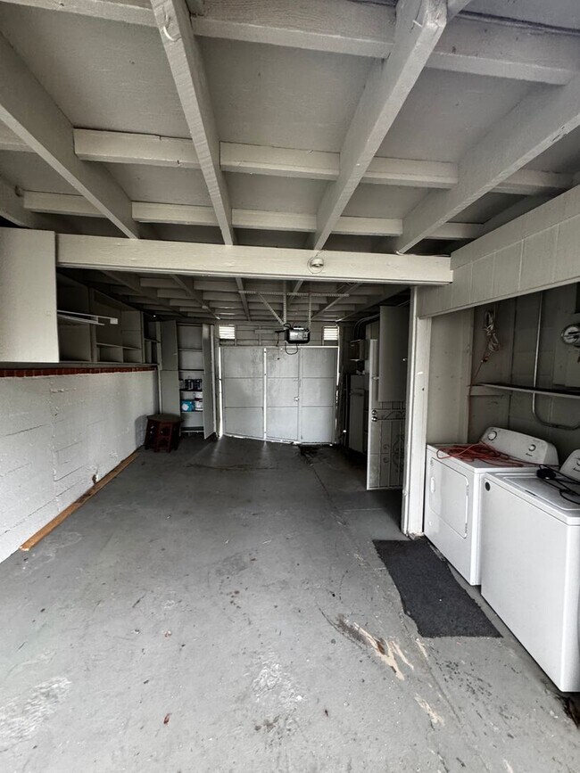 Building Photo - Guy &amp; Crowell