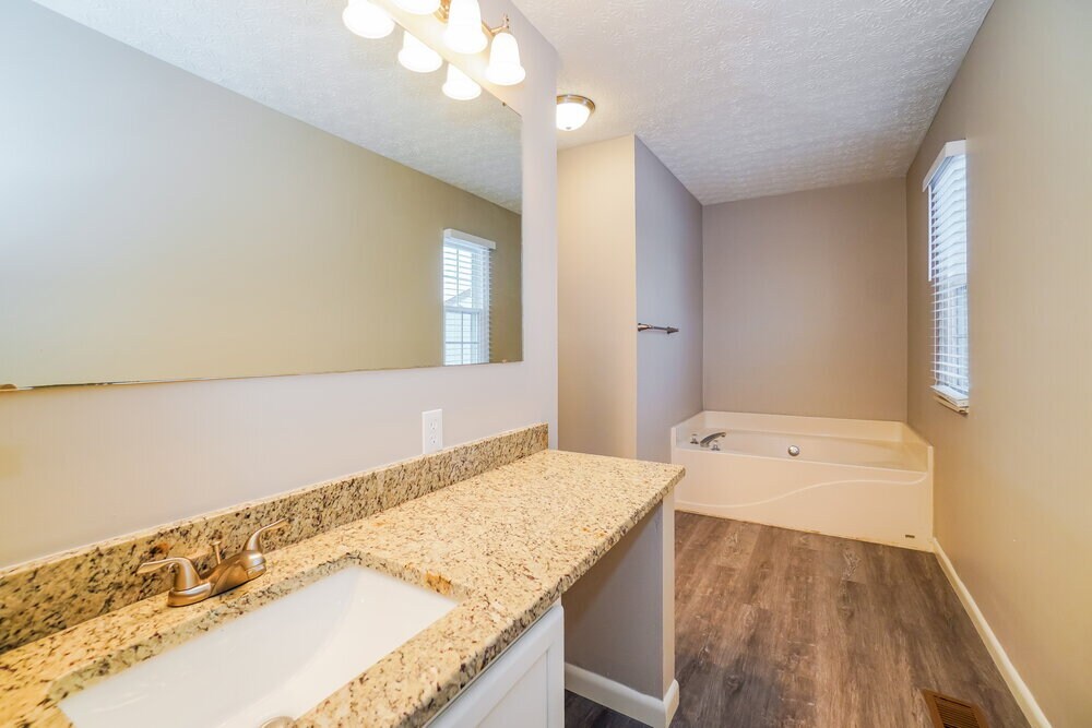Building Photo - 324 Harland Dr