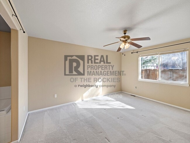 Building Photo - 509 Jansen Dr