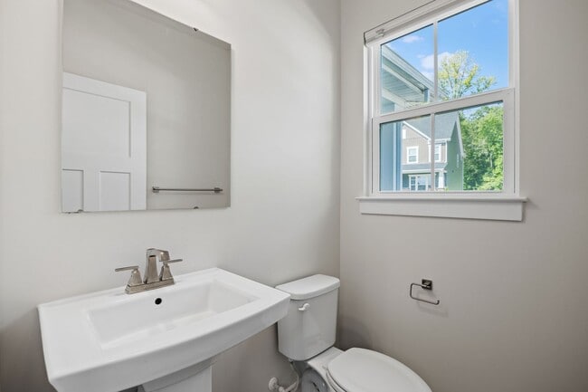 Building Photo - Beautiful 5 Bedroom Home with Attached In-...