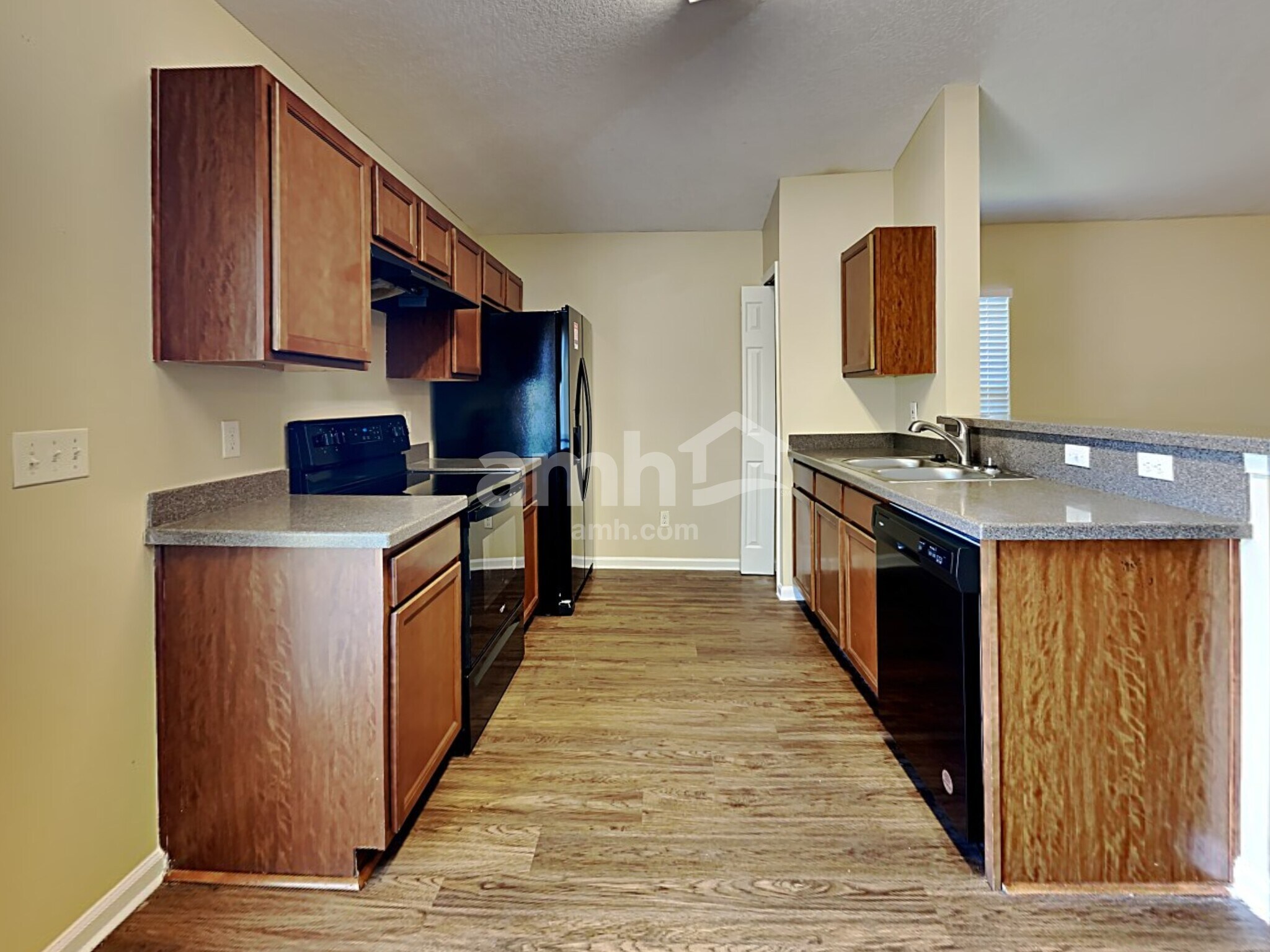 Building Photo - 5723 Village Pond Cir