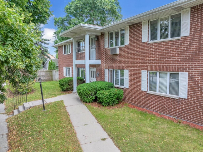 Building Photo - 615 Michigan Ave