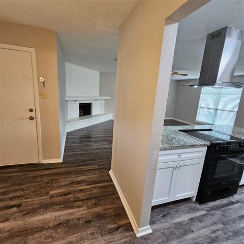 Building Photo - 3937 O'Hare Dr