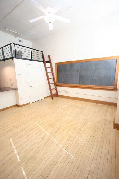 Building Photo - 100 Broadway Blvd NE