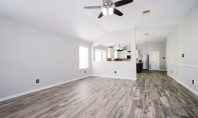 Building Photo - 24918 Oconee Dr