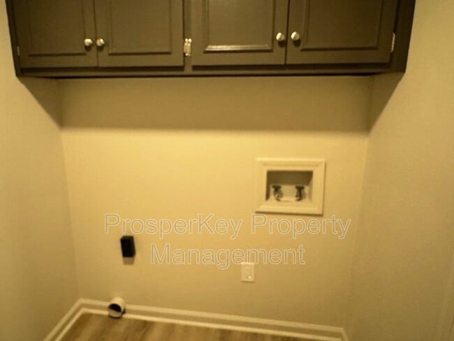 Building Photo - 1715 Scenic Dr