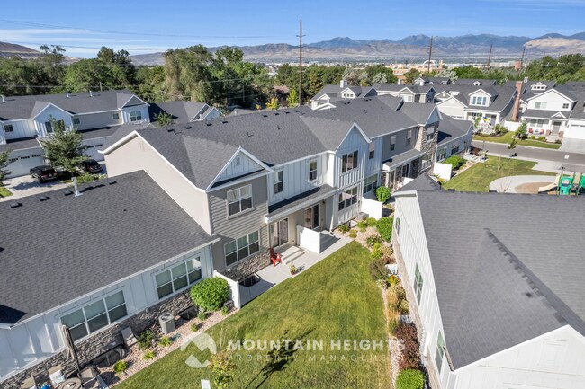 Building Photo - 607 Sawback Ln