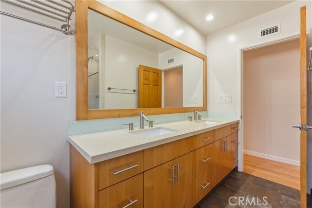 Building Photo - 828 Stevely Ave