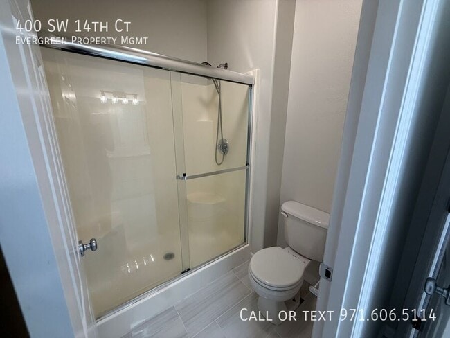 Building Photo - 400 SW 14th Ct