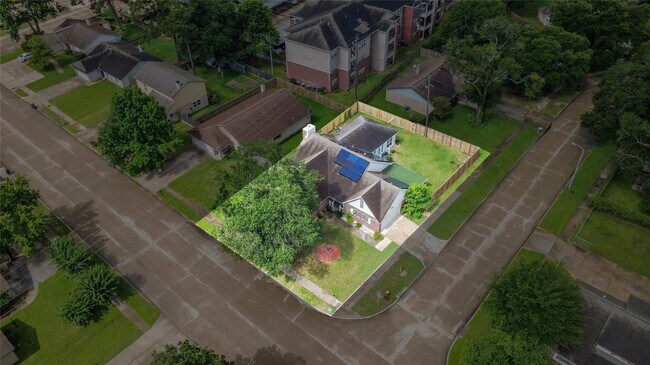 Building Photo - 15719 Baytree Dr