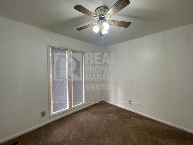 Building Photo - 5081 Idleway Dr