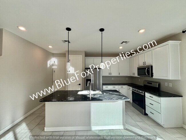 Building Photo - 1048 E Descent St