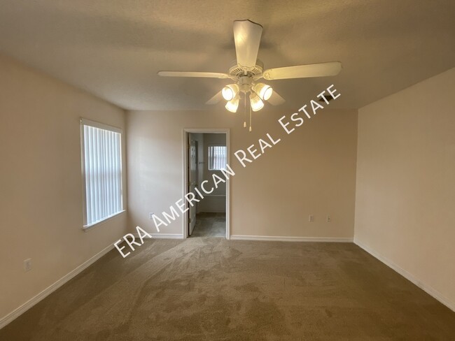 Building Photo - ***MOVE IN SPECIAL- First Full Month Rent ...