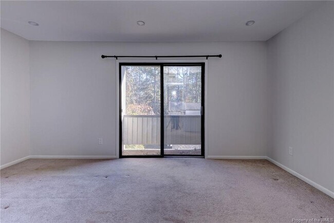 Building Photo - 8 Spring W