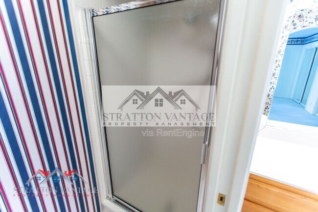 Building Photo - 10864 E Lindner Ave