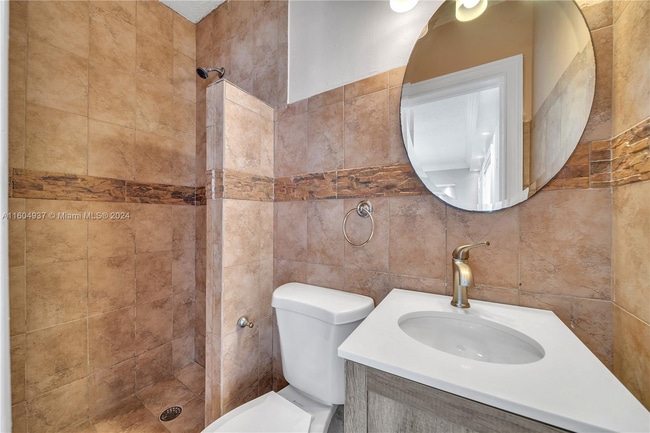 Building Photo - 2001 SW 37th Ave